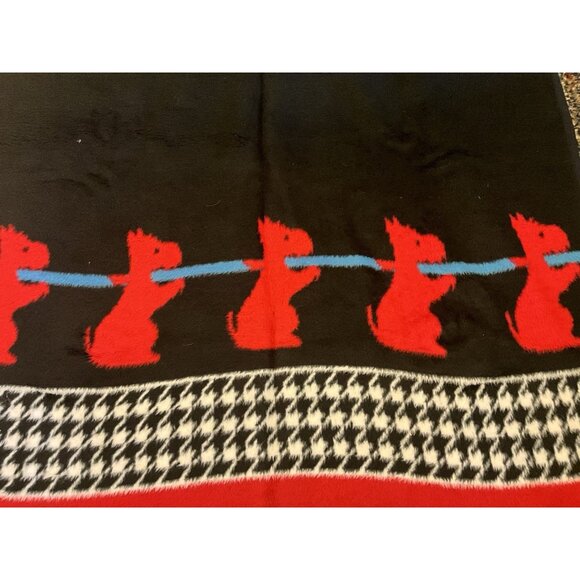 Reygers Red/Black Throw Blanket Pattern of Scottish Terriers Houndstooth Border - Picture 8 of 8